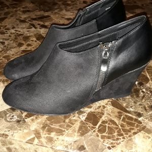 CL by Laundry Ankle Booties